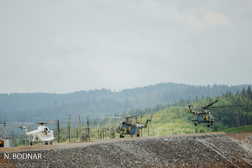 В Карпатах збудували три вертолітні майданчики до приїзду Порошенка (ФОТО)