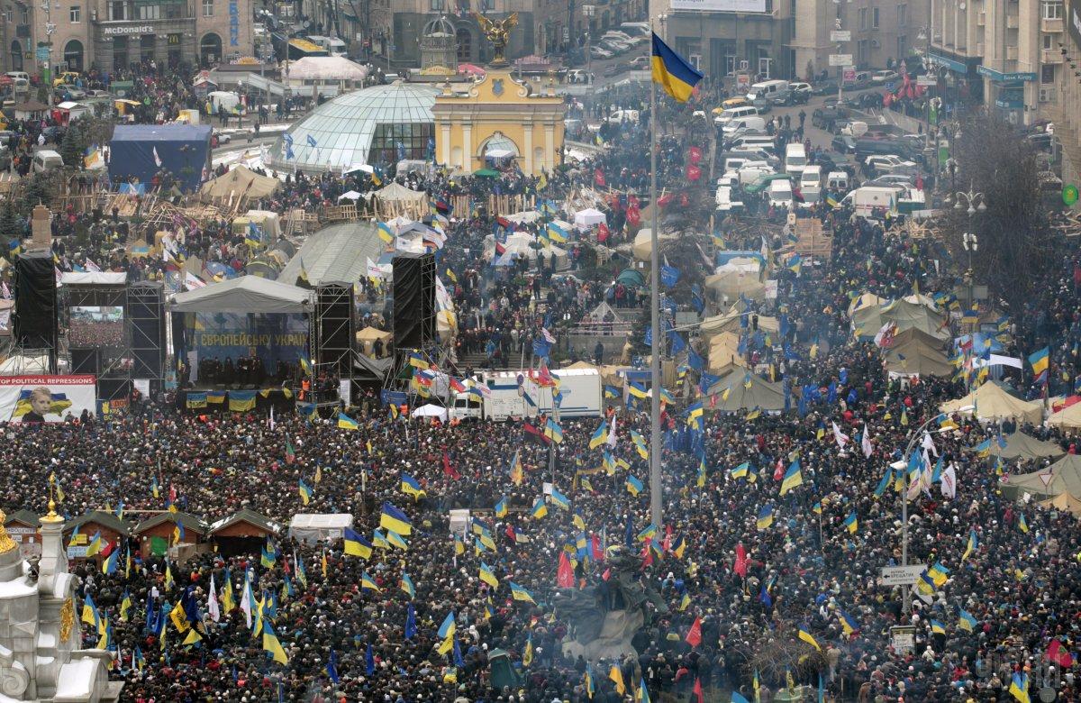 Результат пошуку зображень за запитом "День гідності та свободи Детальніше читайте на УНІАН: https://www.unian.ua/society/10760585-sogodni-v-ukrajini-vidznachayut-den-gidnosti-ta-svobodi-video.html"
